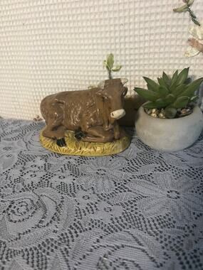 Vintage Atlantic Mold Hand Painted Ceramic Bull Figurine Cow Farm Decor 19808